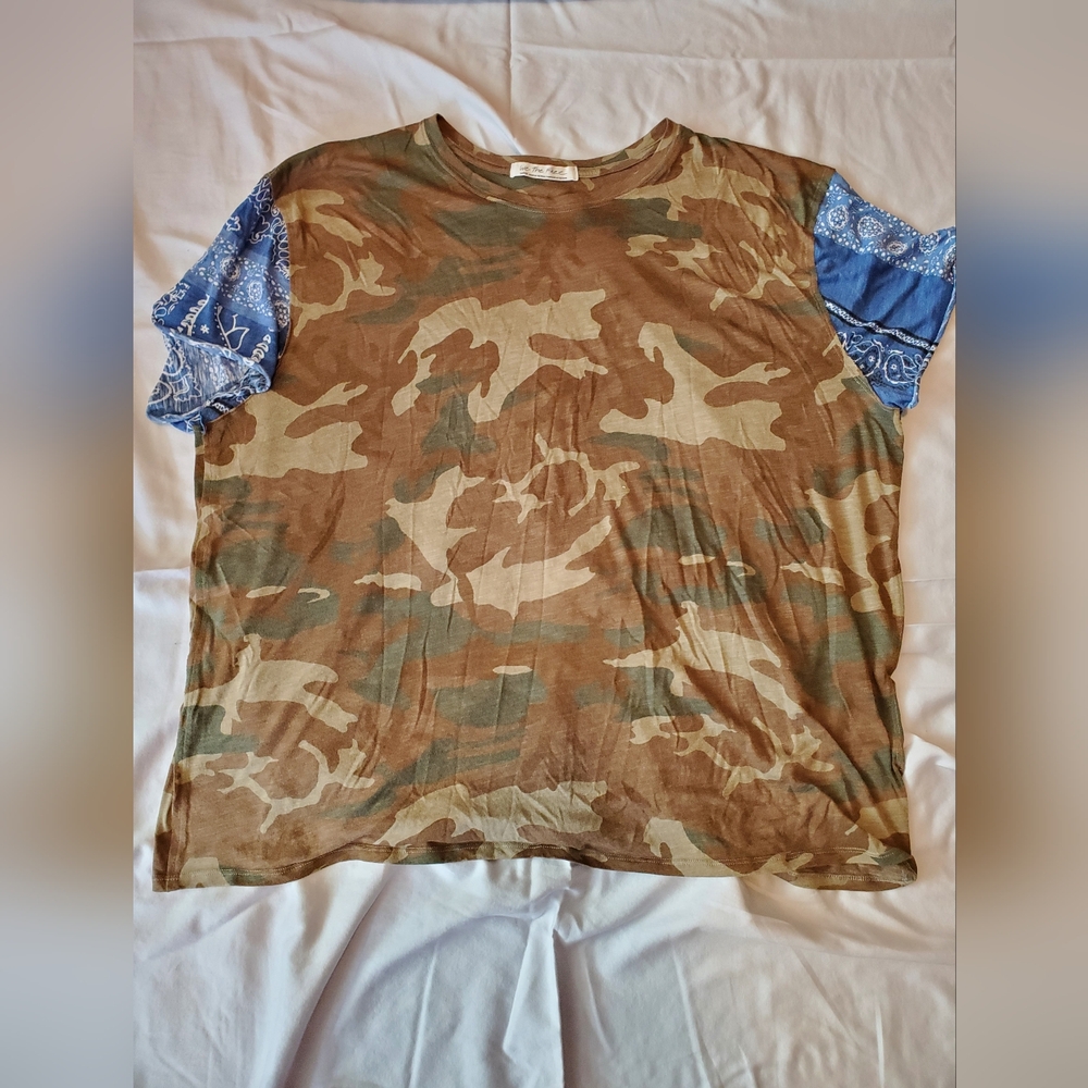 Free People Camo Short Sleeve Tee With Blue Bandana Sleeves Large